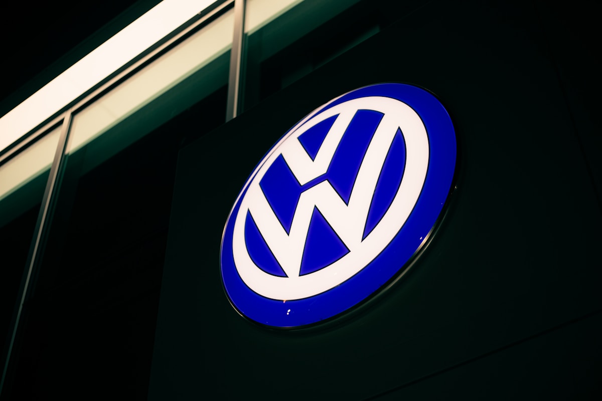 Νέα στοιχεία-σοκ: Τα κέρδη της VW κατρακυλούν κατά 63,7%!