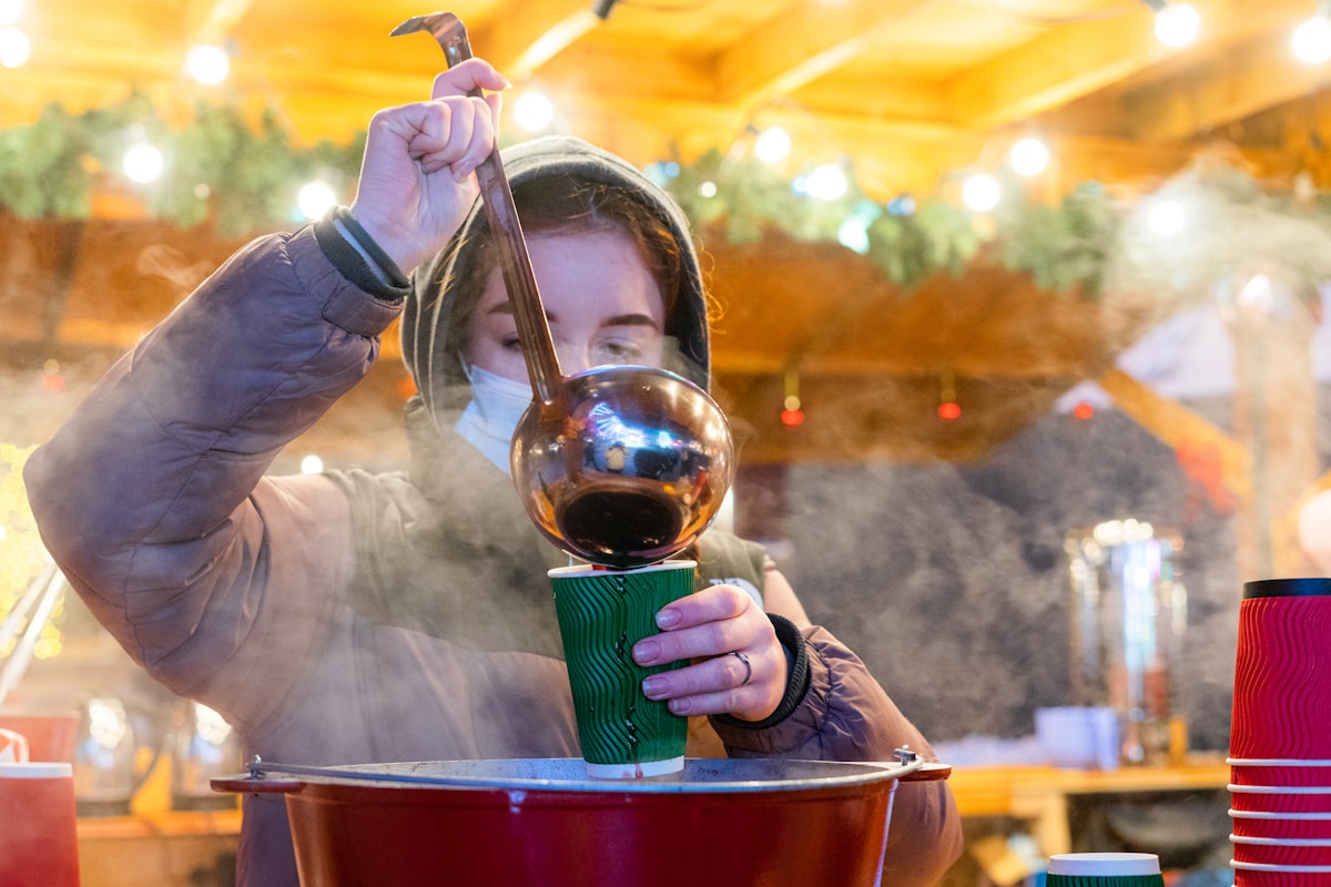 Glühwein με 1 ευρώ: H φθηνότερη χριστουγεννιάτικη αγορά της Γερμανίας και στο Μόναχο