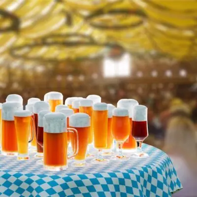 Ρεκόρ τοκογλυφίας: Ένα λίτρο μπύρας στο Οκτόμπερφεστ θα κοστίζει 15,30 ευρώ